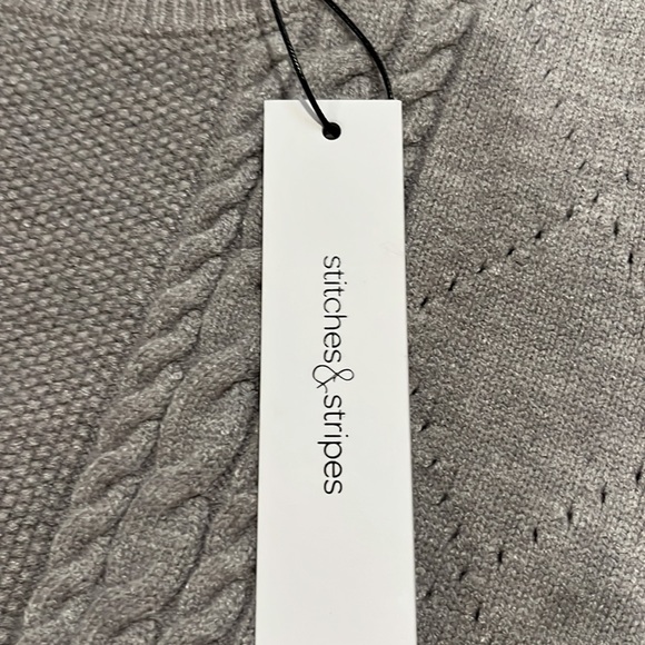 Super cute nit sweater size M - Picture 2 of 4